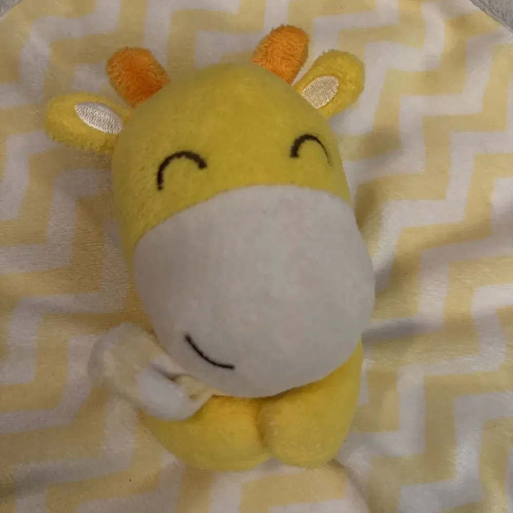 Carter's Giraffe Security Plush Baby Lovey Fleece Blanket Chevron Yellow Gray